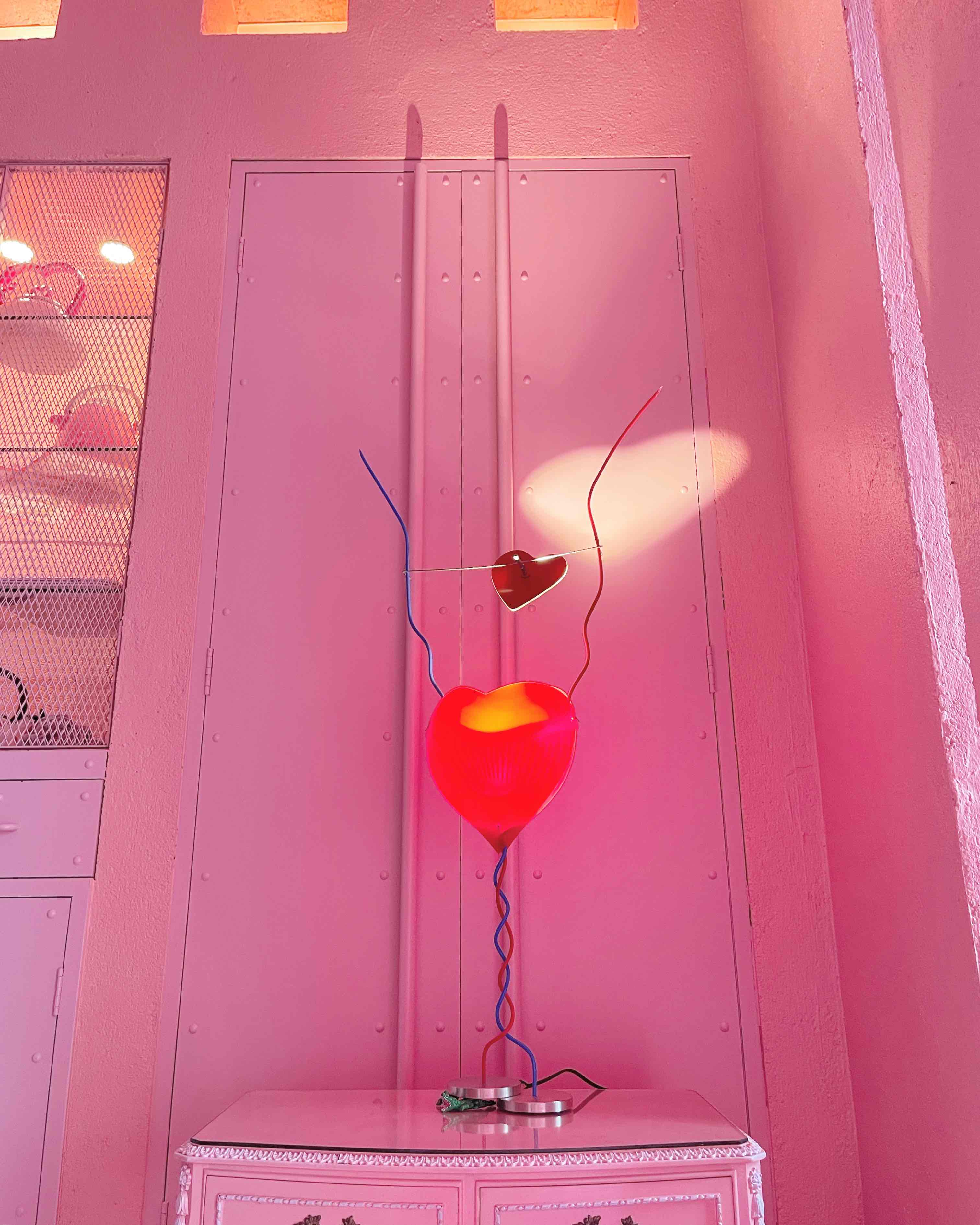 One From The Heart designer table lamp | Ingo Maurer